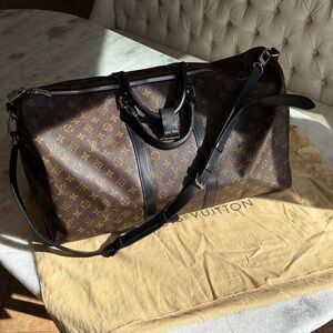 Louis Vuitton Keepall Bandoulière 55 Duffel Bag